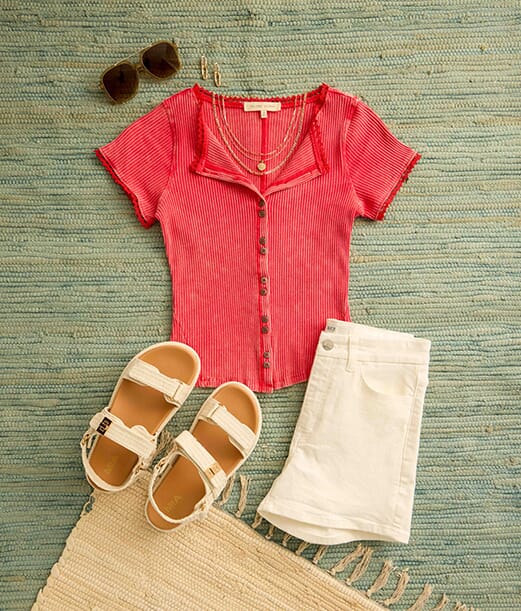 Women's Outfits | Buckle